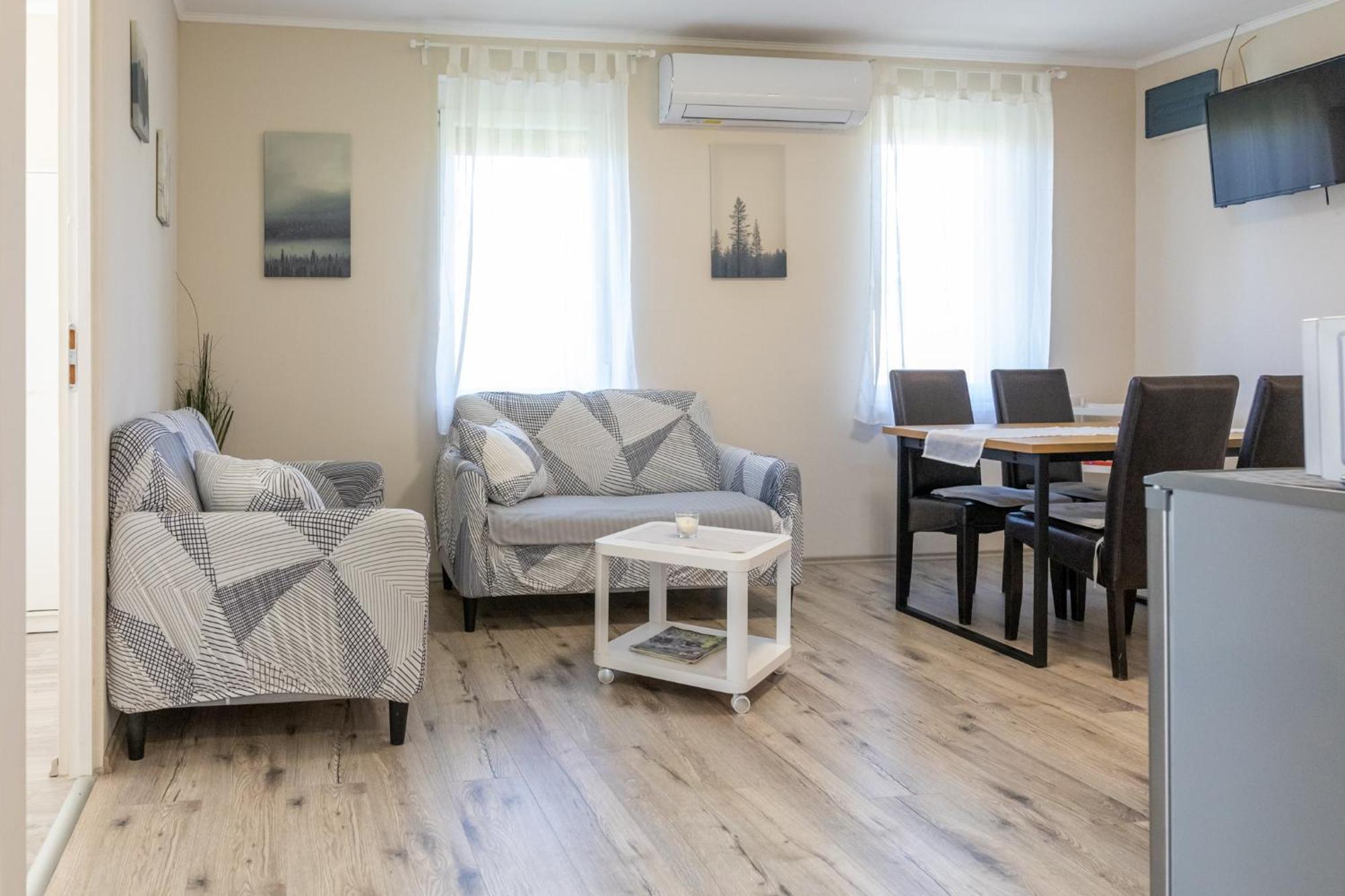 Sueni Apartman Ordacsehi Eksteriør bilde